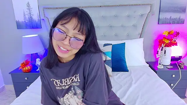 Yommi Winx online show from 24, 10, 2025