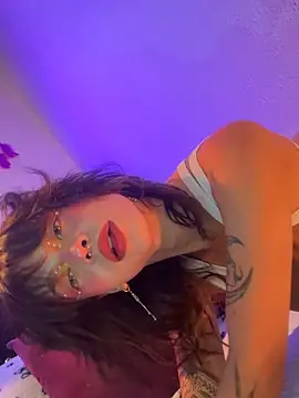 Snapshot of Kitty_arts chatting on 19, 10, 2025 Kitty arts online show from 19, 10, 2025