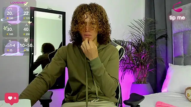 All3ssandr0 online show from 5, 12, 2024