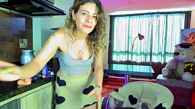 Snapshot of oriana_thomson2 chatting on 21, 1, 2025 oriana thomson2 online show from 21, 1, 2025