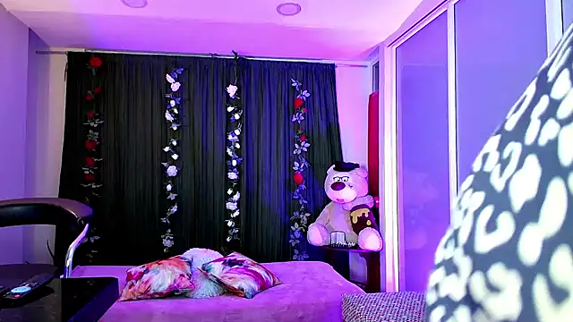 Snapshot of oriana_thomson2 chatting on 10, 2, 2025 oriana thomson2 online show from 10, 2, 2025