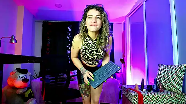 Snapshot of oriana_thomson2 chatting on 10, 2, 2025 oriana thomson2 online show from 10, 2, 2025