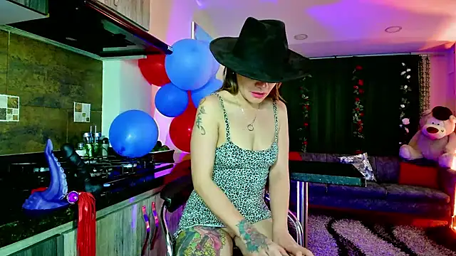 Snapshot of oriana_thomson2 chatting on 1, 3, 2025 oriana thomson2 online show from 1, 3, 2025