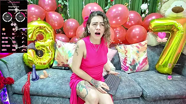 Snapshot of oriana_thomson2 chatting on 17, 3, 2025 oriana thomson2 online show from 17, 3, 2025