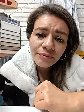 Snapshot of oriana_thomson2 chatting on 12, 10, 2025 oriana thomson2 online show from 12, 10, 2025