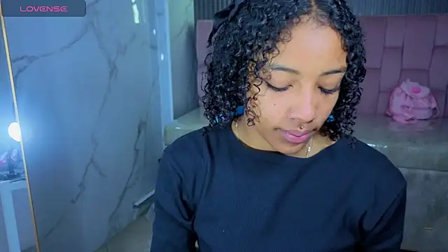 Snapshot of Violeth_b chatting on 20, 6, 2026 Violeth b online show from 20, 6, 2026