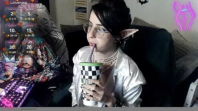 Snapshot of LisandreLaVenale chatting on 6, 12, 2024 LisandreLaVenale online show from 6, 12, 2024