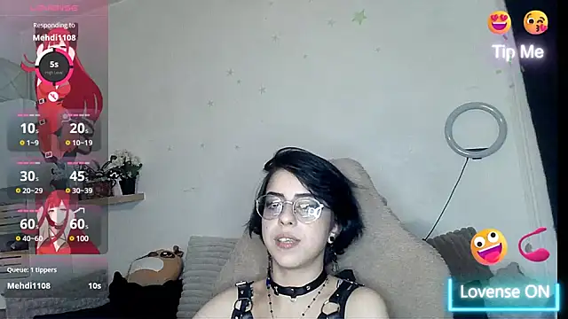 Snapshot of LisandreLaVenale chatting on 1, 1, 2025 LisandreLaVenale online show from 1, 1, 2025