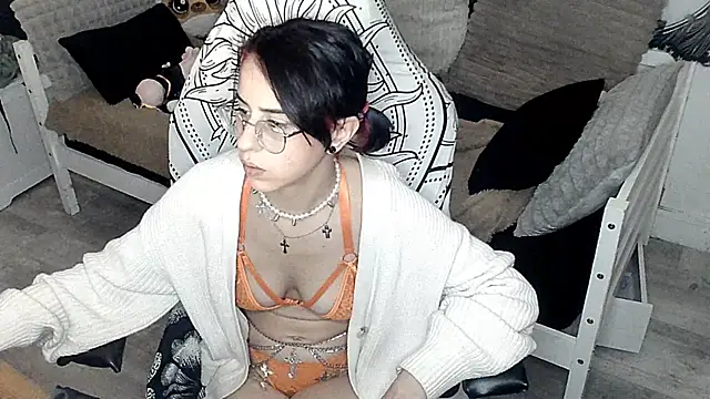 Snapshot of LisandreLaVenale chatting on 27, 2, 2025 LisandreLaVenale online show from 27, 2, 2025