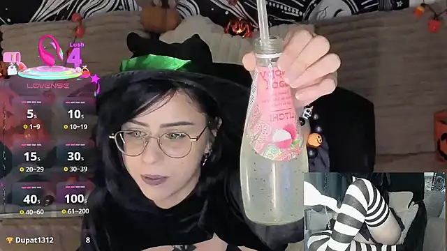 Snapshot of LisandreLaVenale chatting on 23, 10, 2025 LisandreLaVenale online show from 23, 10, 2025