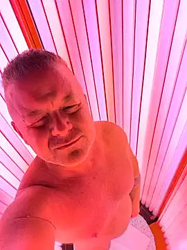 Snapshot of swingr chatting on 4, 12, 2025 swingr online show from 4, 12, 2025