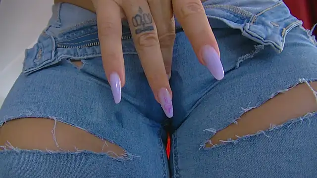 Foxxxy MILF online show from 14, 11, 2025