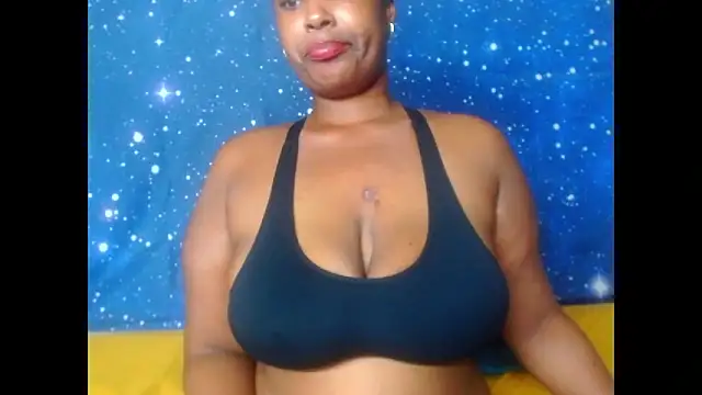 Snapshot of 2Sweetysmile chatting on 5, 3, 2025 2Sweetysmile online show from 5, 3, 2025