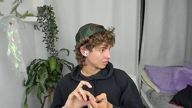 santy-kitty online show from 18, 12, 2025