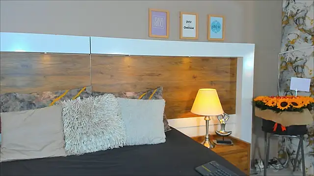 EmaBakker online show from 15, 3, 2025