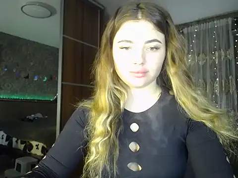 Snapshot of BonnyShy chatting on 23, 11, 2025 BonnyShy online show from 23, 11, 2025