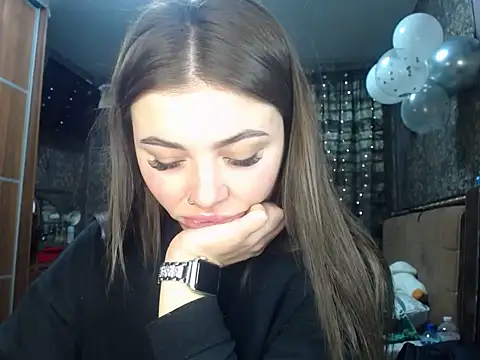 Snapshot of BonnyShy chatting on 15, 12, 2025 BonnyShy online show from 15, 12, 2025