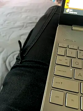 Snapshot of R32RLINE chatting on 13, 9, 2025 R32RLINE online show from 13, 9, 2025