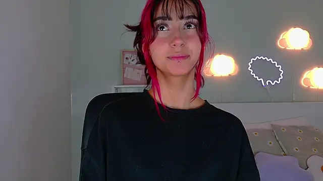 Snapshot of ParisFox_ chatting on 4, 10, 2025 ParisFox online show from 4, 10, 2025