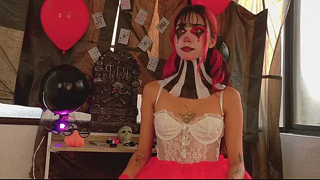 Snapshot of ParisFox_ chatting on 1, 11, 2025 ParisFox online show from 1, 11, 2025