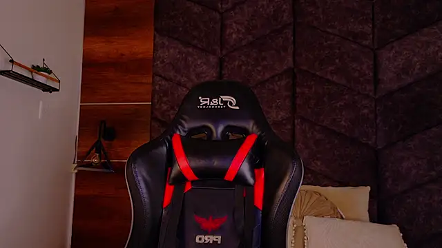 Snapshot of ParisFox_ chatting on 20, 2, 2026 ParisFox online show from 20, 2, 2026