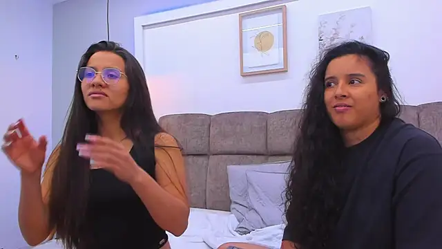 Snapshot of Dilan_y_Mia chatting on 21, 1, 2025 Dilan y Mia online show from 21, 1, 2025