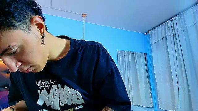 Snapshot of Lobo_17_ chatting on 29, 1, 2025 Lobo 17 online show from 29, 1, 2025