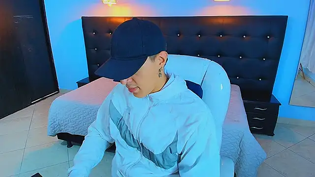 Snapshot of Lobo_17_ chatting on 4, 2, 2025 Lobo 17 online show from 4, 2, 2025