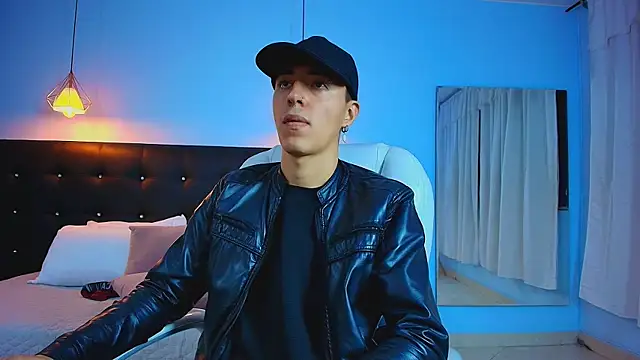 Snapshot of Lobo_17_ chatting on 5, 2, 2025 Lobo 17 online show from 5, 2, 2025