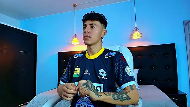 Snapshot of Lobo_17_ chatting on 8, 2, 2025 Lobo 17 online show from 8, 2, 2025