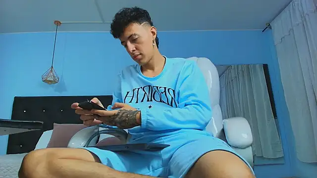 Snapshot of Lobo_17_ chatting on 12, 2, 2025 Lobo 17 online show from 12, 2, 2025