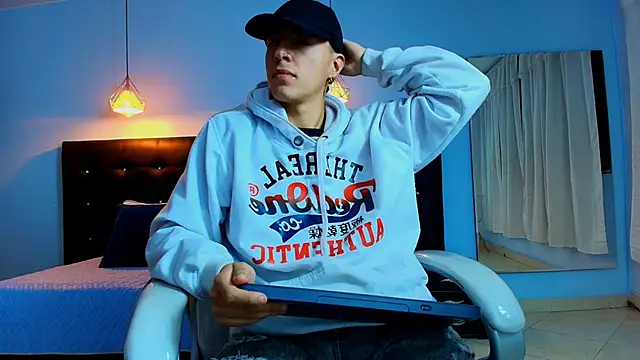 Snapshot of Lobo_17_ chatting on 14, 2, 2025 Lobo 17 online show from 14, 2, 2025