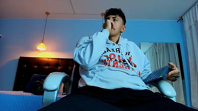 Snapshot of Lobo_17_ chatting on 14, 2, 2025 Lobo 17 online show from 14, 2, 2025