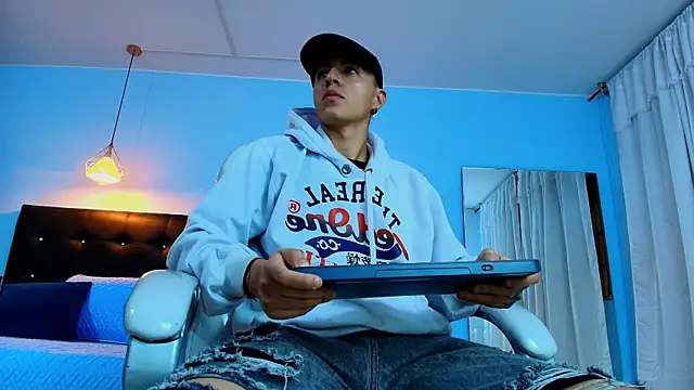 Snapshot of Lobo_17_ chatting on 14, 2, 2025 Lobo 17 online show from 14, 2, 2025