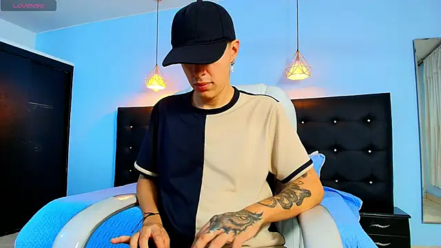 Snapshot of Lobo_17_ chatting on 18, 2, 2025 Lobo 17 online show from 18, 2, 2025