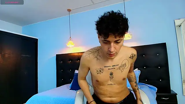 Snapshot of Lobo_17_ chatting on 18, 2, 2025 Lobo 17 online show from 18, 2, 2025