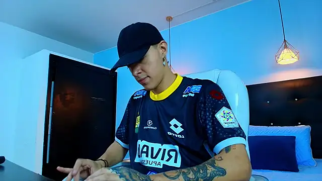 Snapshot of Lobo_17_ chatting on 19, 2, 2025 Lobo 17 online show from 19, 2, 2025