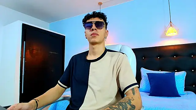 Snapshot of Lobo_17_ chatting on 21, 2, 2025 Lobo 17 online show from 21, 2, 2025