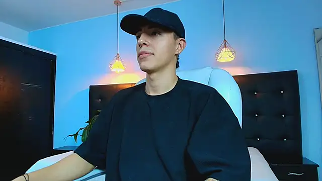 Snapshot of Lobo_17_ chatting on 7, 3, 2025 Lobo 17 online show from 7, 3, 2025