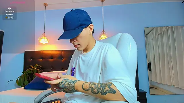 Snapshot of Lobo_17_ chatting on 8, 3, 2025 Lobo 17 online show from 8, 3, 2025