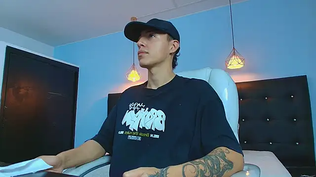 Snapshot of Lobo_17_ chatting on 9, 3, 2025 Lobo 17 online show from 9, 3, 2025