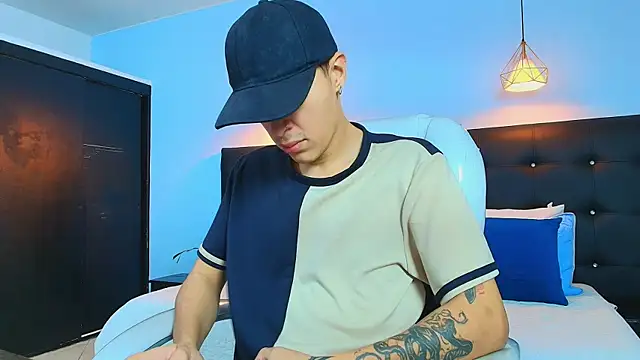 Snapshot of Lobo_17_ chatting on 11, 3, 2025 Lobo 17 online show from 11, 3, 2025