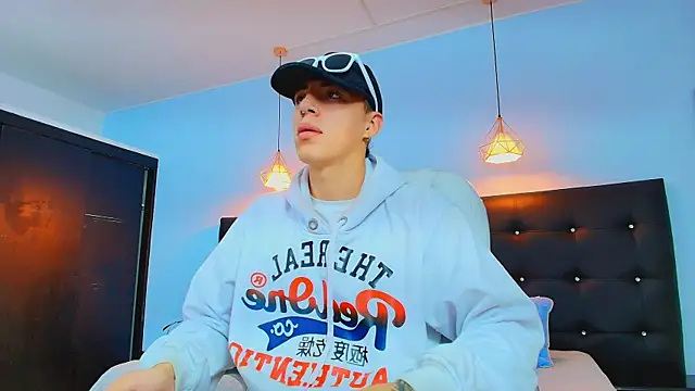 Snapshot of Lobo_17_ chatting on 12, 3, 2025 Lobo 17 online show from 12, 3, 2025