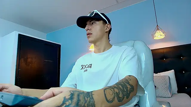 Snapshot of Lobo_17_ chatting on 15, 3, 2025 Lobo 17 online show from 15, 3, 2025