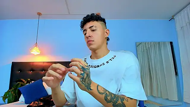 Snapshot of Lobo_17_ chatting on 22, 3, 2025 Lobo 17 online show from 22, 3, 2025