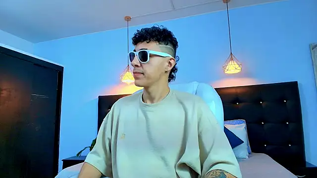 Snapshot of Lobo_17_ chatting on 23, 3, 2025 Lobo 17 online show from 23, 3, 2025