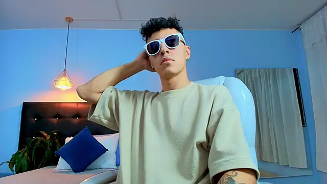 Snapshot of Lobo_17_ chatting on 23, 3, 2025 Lobo 17 online show from 23, 3, 2025