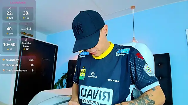 Snapshot of Lobo_17_ chatting on 10, 9, 2025 Lobo 17 online show from 10, 9, 2025