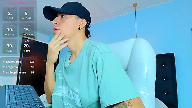 Snapshot of Lobo_17_ chatting on 12, 9, 2025 Lobo 17 online show from 12, 9, 2025