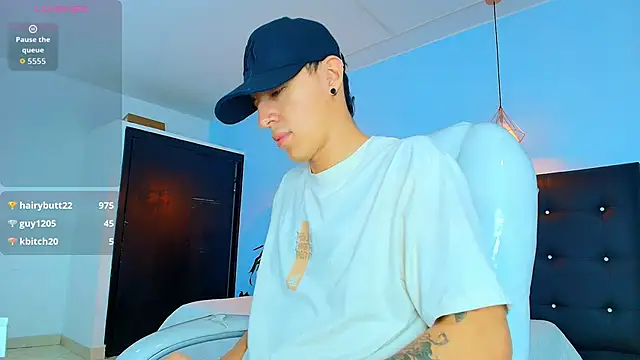 Snapshot of Lobo_17_ chatting on 2, 10, 2025 Lobo 17 online show from 2, 10, 2025